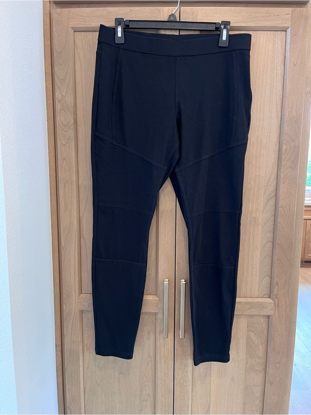 HUE Moto Leggings